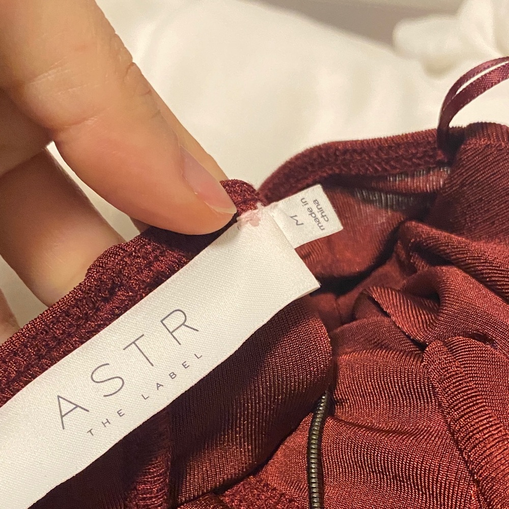 Astr Wine Midi Dress - Picture 4 of 5